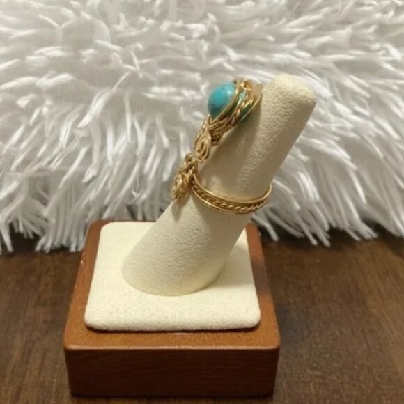 Turquoise Magnesite Gemstone 18k Yellow Gold Artisan of Columbia Ring - Picture 4 of 6